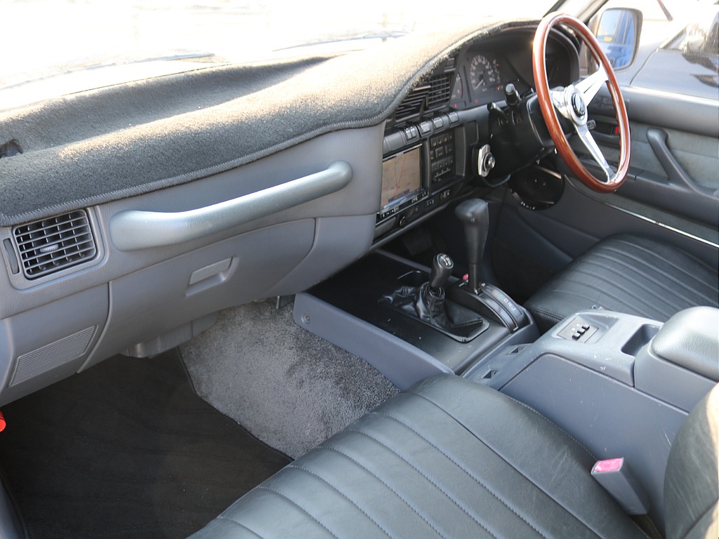 ＦＬＥＸグループは「すべての人に愛車を」をコンセプトに車種別に全国展開中！愛車と一緒に、ライフスタイルを充実させてもらいたいという思いで、ランクル仙台泉店では皆様のご要望になんでもお応えします♪