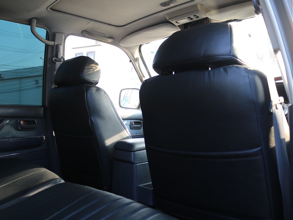 ＦＬＥＸグループは「すべての人に愛車を」をコンセプトに車種別に全国展開中！愛車と一緒に、ライフスタイルを充実させてもらいたいという思いで、ランクル仙台泉店では皆様のご要望になんでもお応えします♪