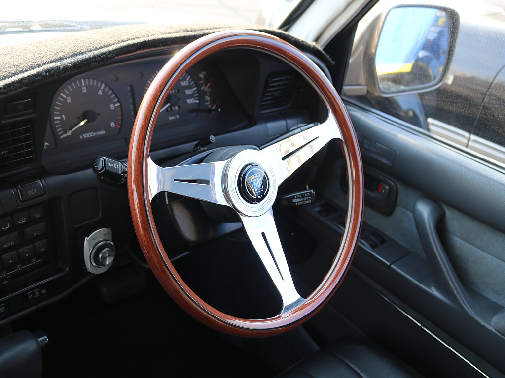 ＦＬＥＸグループは「すべての人に愛車を」をコンセプトに車種別に全国展開中！愛車と一緒に、ライフスタイルを充実させてもらいたいという思いで、ランクル仙台泉店では皆様のご要望になんでもお応えします♪