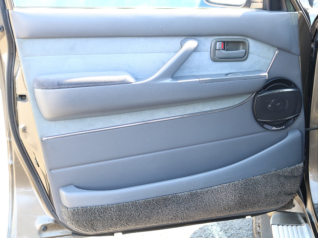 ＦＬＥＸグループは「すべての人に愛車を」をコンセプトに車種別に全国展開中！愛車と一緒に、ライフスタイルを充実させてもらいたいという思いで、ランクル仙台泉店では皆様のご要望になんでもお応えします♪