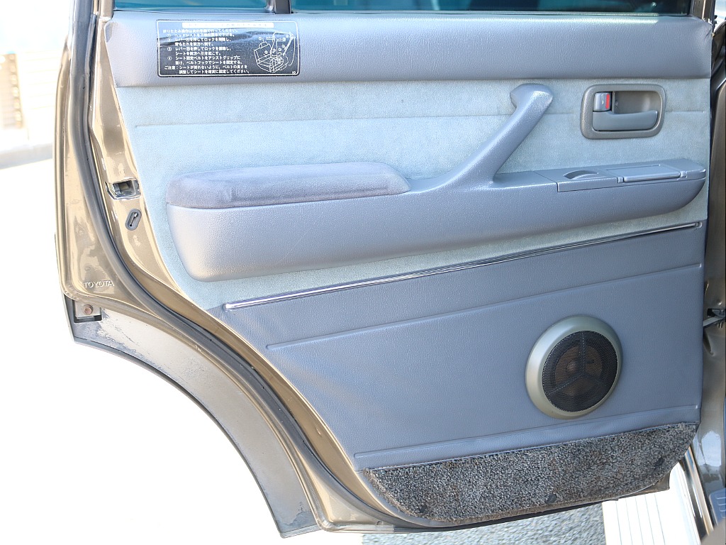 ＦＬＥＸグループは「すべての人に愛車を」をコンセプトに車種別に全国展開中！愛車と一緒に、ライフスタイルを充実させてもらいたいという思いで、ランクル仙台泉店では皆様のご要望になんでもお応えします♪