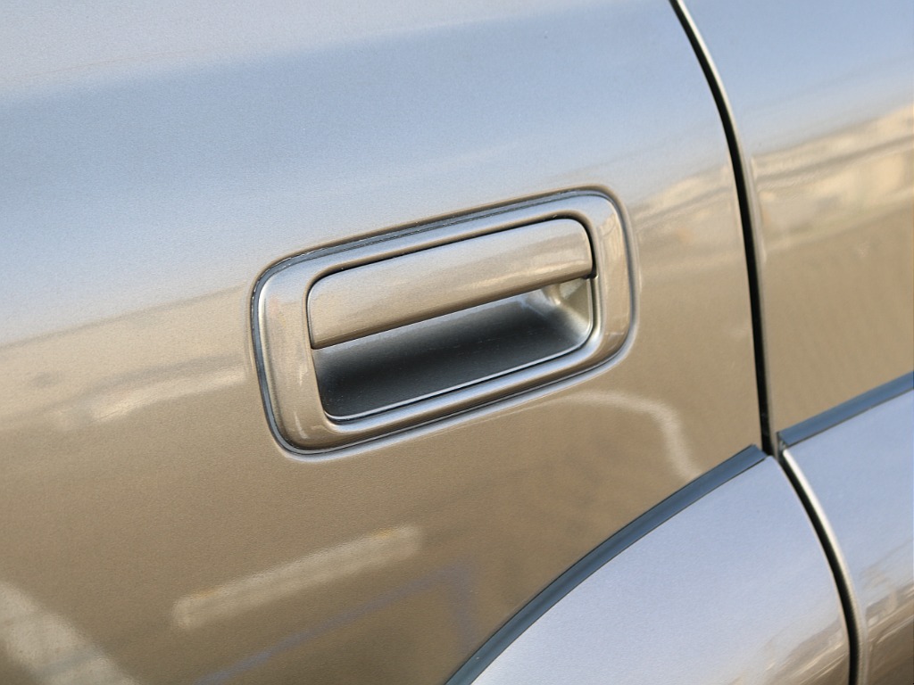 ＦＬＥＸグループは「すべての人に愛車を」をコンセプトに車種別に全国展開中！愛車と一緒に、ライフスタイルを充実させてもらいたいという思いで、ランクル仙台泉店では皆様のご要望になんでもお応えします♪