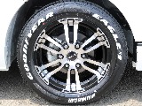 タイヤ＆ホイールはデルフ17インチAWにナスカータイヤを装着！