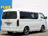 ランドクルーザーやハイエースなどを常時40台以上展示！お客様のニーズにあった最適なお車をご提案させていただきます。ご来店の際はお気軽にお問合わせください！