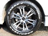 タイヤ＆ホイールはデルフ17インチAWにナスカータイヤを装着！