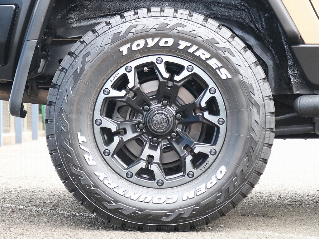 MGゴーレム17AWにTOYO285RTタイヤがインストール済！