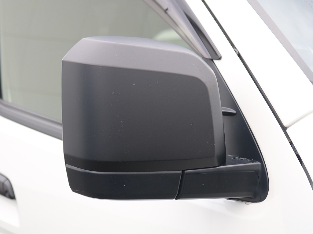 北海道～沖縄まで日本全国、遠方納車大歓迎です！現車確認が難しいお客様もご安心ください！お客様の目線に合わせ、お車のコンディション、装備品を細部までお伝えいたします！もちろん、ご自宅納車ＯＫです！