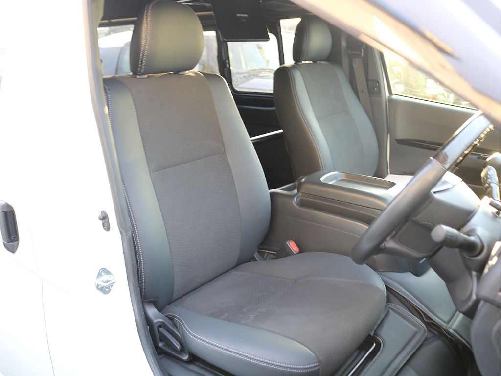 ＦＬＥＸグループは「すべての人に愛車を」をコンセプトに車種別に全国展開中！愛車と一緒に、ライフスタイルを充実させてもらいたいという思いで、ランクル仙台泉店では皆様のご要望になんでもお応えします♪