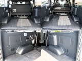 荷室にはカーゴマットが装備済みですのでゴルフやキャンプ道具等の出入れもしやすくお手入れも簡単です♪