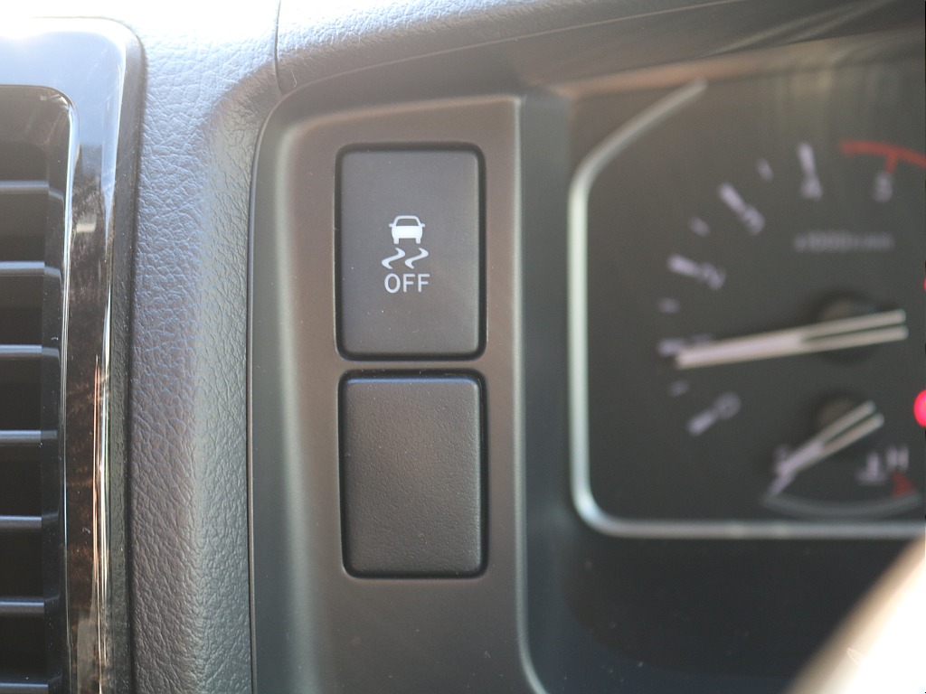 ＦＬＥＸグループは「すべての人に愛車を」をコンセプトに車種別に全国展開中！愛車と一緒に、ライフスタイルを充実させてもらいたいという思いで、ランクル仙台泉店では皆様のご要望になんでもお応えします♪