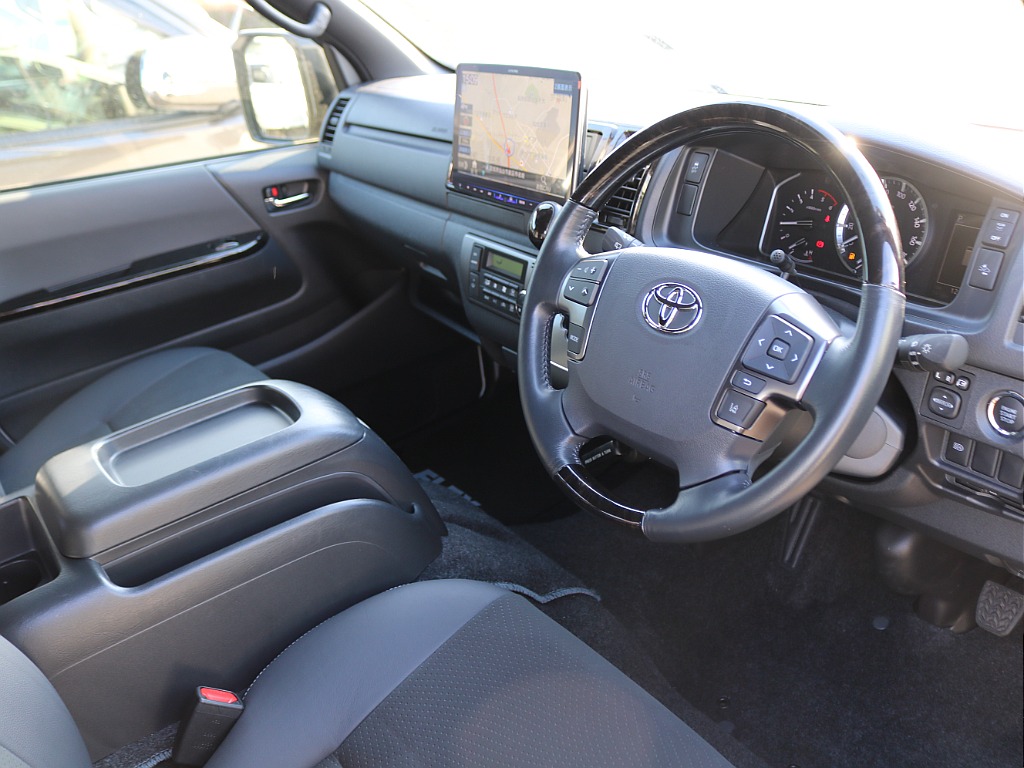 ＦＬＥＸグループは「すべての人に愛車を」をコンセプトに車種別に全国展開中！愛車と一緒に、ライフスタイルを充実させてもらいたいという思いで、ランクル仙台泉店では皆様のご要望になんでもお応えします♪