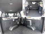ラゲージルームは広々しています！ご家族でキャンプ、友人とスノーボードやゴルフ、一人旅で車中泊、と考えるだけでワクワクしますね♪良い思い出をたくさん作りましょう！