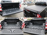 TOYOTA純正ベッドライナー、社外トノカバーも装備済みです!荷物も積みやすくボディーがキズ付く心配も解消されますね!