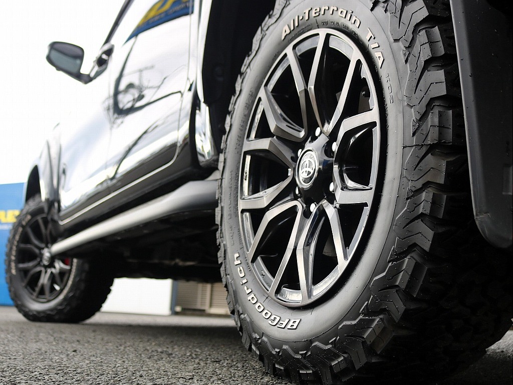 北海道～沖縄まで日本全国、遠方納車大歓迎です！現車確認が難しいお客様もご安心ください！お客様の目線に合わせ、お車のコンディション、装備品を細部までお伝えいたします！もちろん、ご自宅納車ＯＫです！