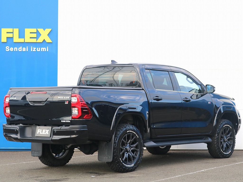 ランドクルーザーやハイエースなどを常時40台以上展示！お客様のニーズにあった最適なお車をご提案させていただきます。ご来店の際はお気軽にお問合わせください！