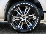 FLEXオリジナルのデルフ02、17インチAWにナスカータイヤの組み合わせ！