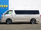 希少なツートンカラーのグランドキャビン！沢山人を乗せれるだけでなく、お洒落な外観です！