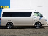 大きい車の運転が心配という方でも安心してお乗りいただける、デジタルインナーミラーやクリアランスソナーと安心装備が装着されております！