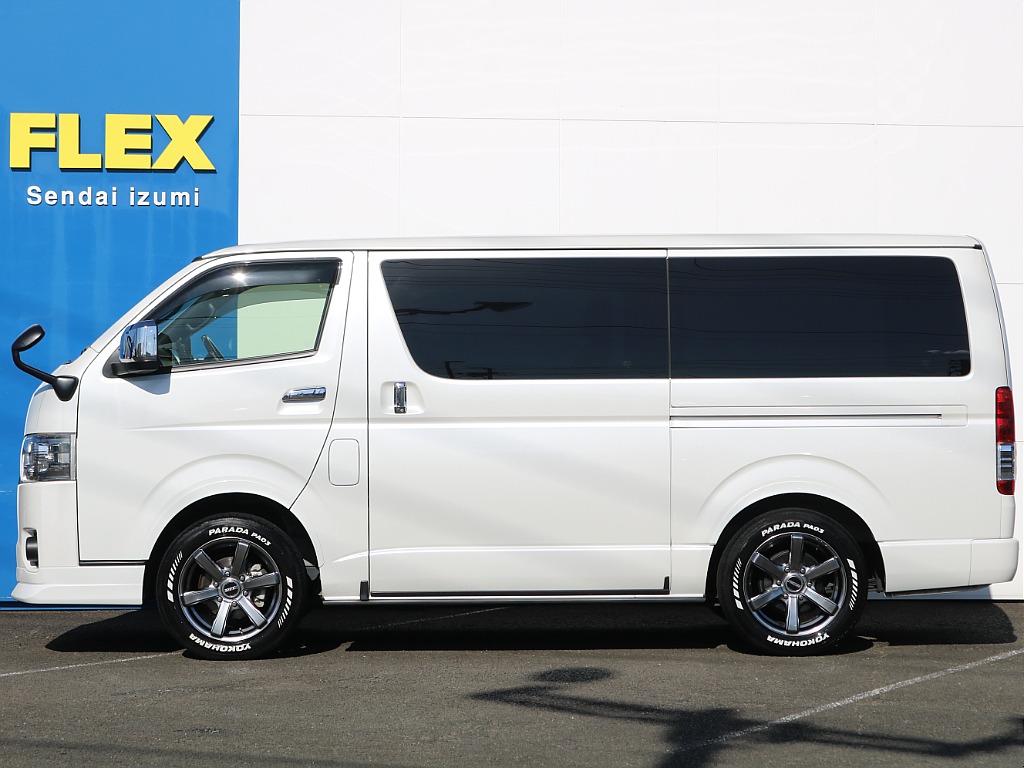ランドクルーザーやハイエースなどを常時40台以上展示！お客様のニーズにあった最適なお車をご提案させていただきます。ご来店の際はお気軽にお問合わせください！