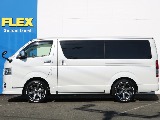 ランドクルーザーやハイエースなどを常時40台以上展示！お客様のニーズにあった最適なお車をご提案させていただきます。ご来店の際はお気軽にお問合わせください！