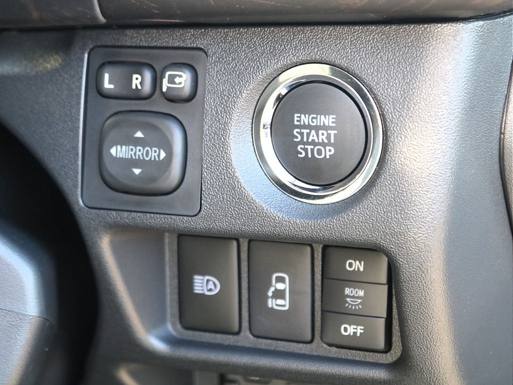 パワースライドドアの車両です♪お子様でも安心ですね♪