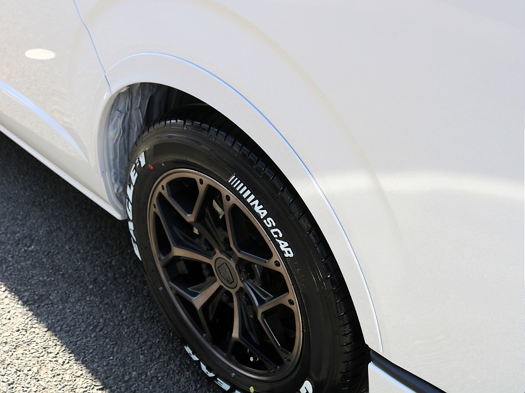 デルフィーノラインのオーバーフェンダーを装着済み♪