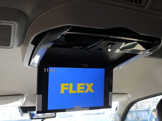 アルパインフリップダウンモニターを装着済み♪後席でも快適にお楽しみいただけます♪