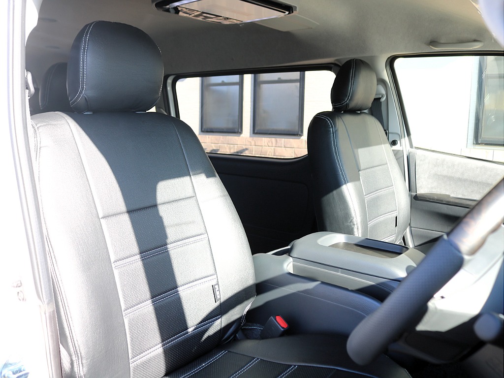シートは全席オリジナルシートカバーを装着済みです♪統一感もあり汚れなどのお手入れも簡単です♪