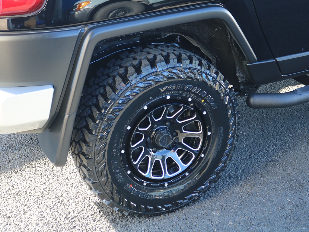 ＦＬＥＸグループは「すべての人に愛車を」をコンセプトに車種別に全国展開中！愛車と一緒に、ライフスタイルを充実させてもらいたいという思いで、ランクル仙台泉店では皆様のご要望になんでもお応えします♪