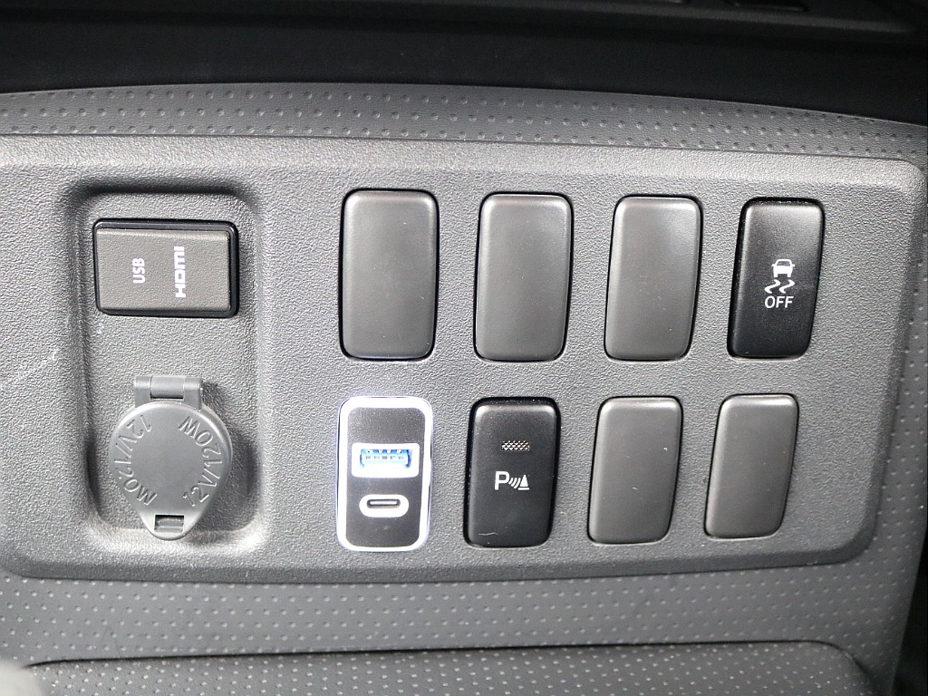 ＦＬＥＸグループは「すべての人に愛車を」をコンセプトに車種別に全国展開中！愛車と一緒に、ライフスタイルを充実させてもらいたいという思いで、ランクル仙台泉店では皆様のご要望になんでもお応えします♪