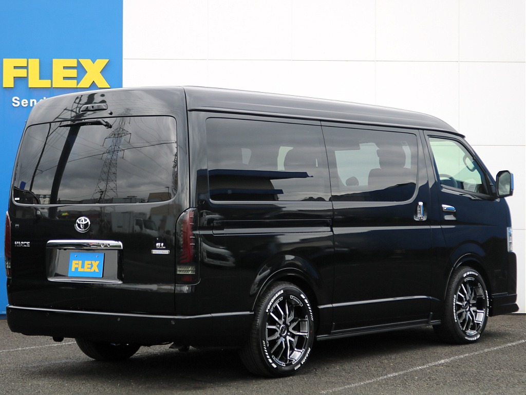 ランドクルーザーやハイエースなどを常時40台以上展示！お客様のニーズにあった最適なお車をご提案させていただきます。ご来店の際はお気軽にお問合わせください！