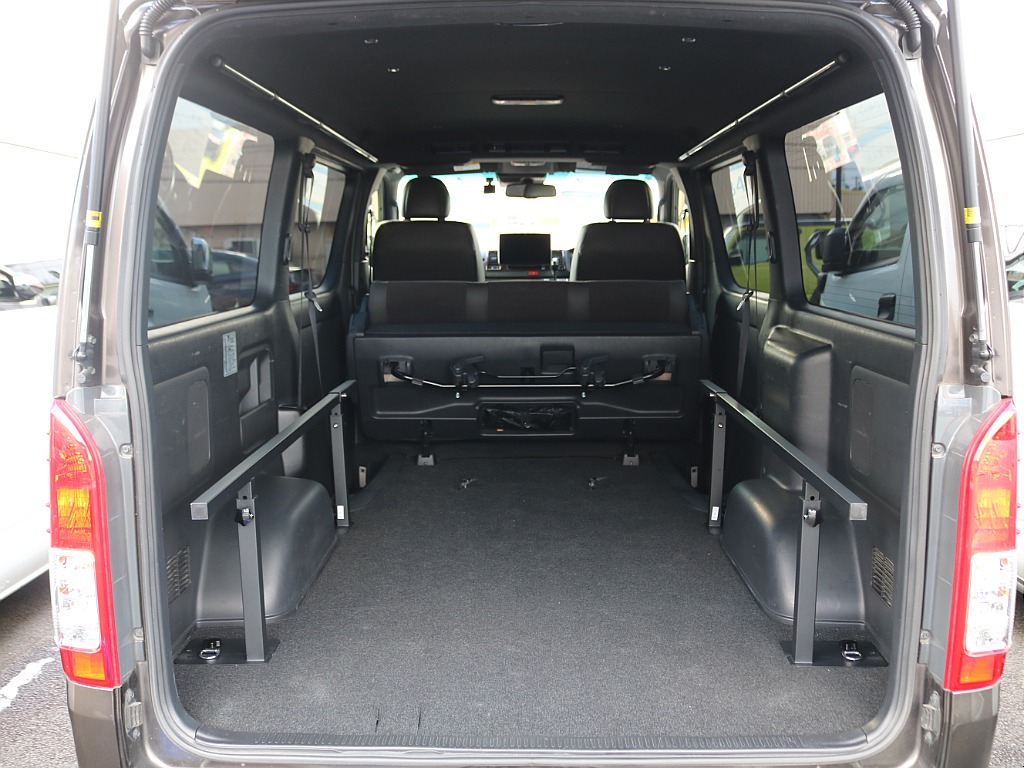 ＦＬＥＸグループは「すべての人に愛車を」をコンセプトに車種別に全国展開中！愛車と一緒に、ライフスタイルを充実させてもらいたいという思いで、ランクル仙台泉店では皆様のご要望になんでもお応えします♪