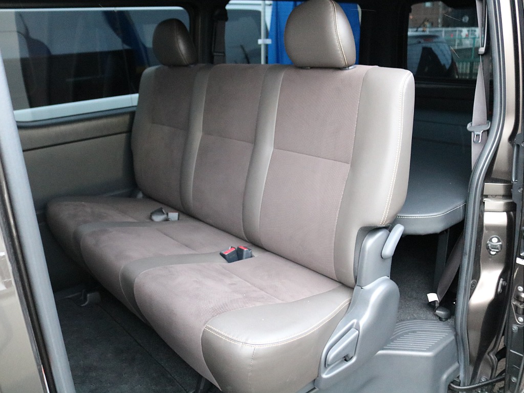 ＦＬＥＸグループは「すべての人に愛車を」をコンセプトに車種別に全国展開中！愛車と一緒に、ライフスタイルを充実させてもらいたいという思いで、ランクル仙台泉店では皆様のご要望になんでもお応えします♪