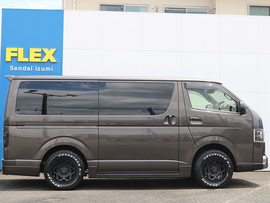 ＦＬＥＸグループは「すべての人に愛車を」をコンセプトに車種別に全国展開中！愛車と一緒に、ライフスタイルを充実させてもらいたいという思いで、ランクル仙台泉店では皆様のご要望になんでもお応えします♪