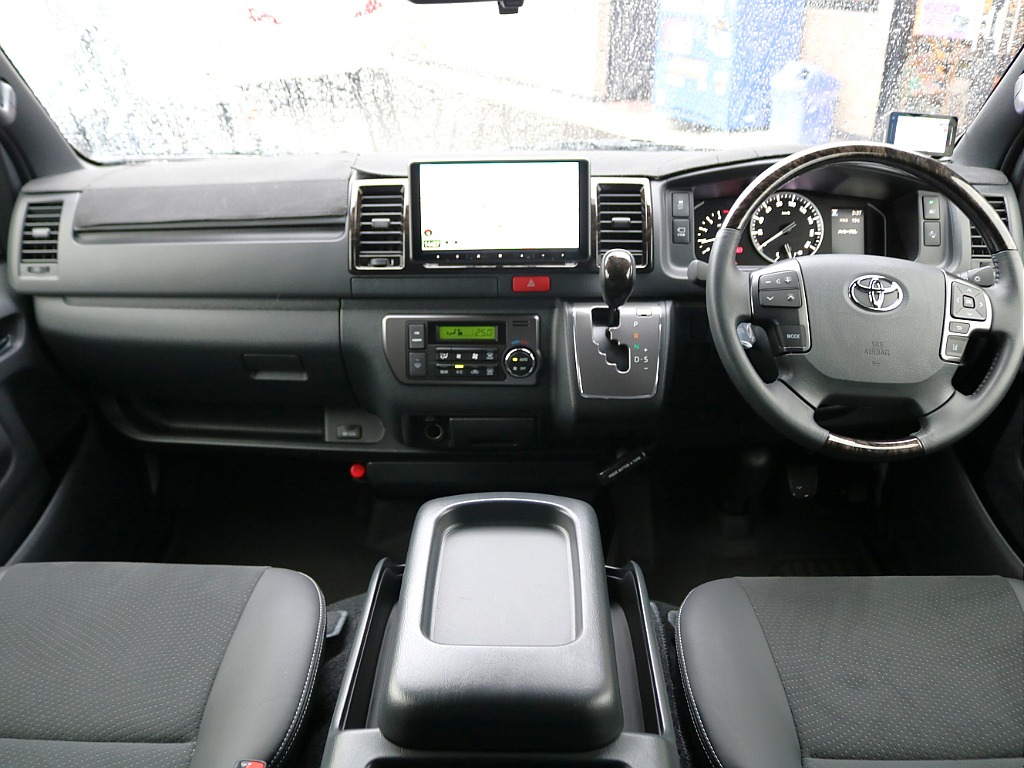 ＦＬＥＸグループは「すべての人に愛車を」をコンセプトに車種別に全国展開中！愛車と一緒に、ライフスタイルを充実させてもらいたいという思いで、ランクル仙台泉店では皆様のご要望になんでもお応えします♪