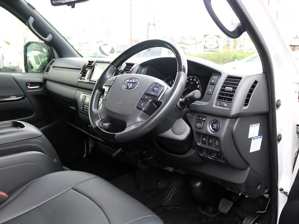 ＦＬＥＸグループは「すべての人に愛車を」をコンセプトに車種別に全国展開中！愛車と一緒に、ライフスタイルを充実させてもらいたいという思いで、ランクル仙台泉店では皆様のご要望になんでもお応えします♪