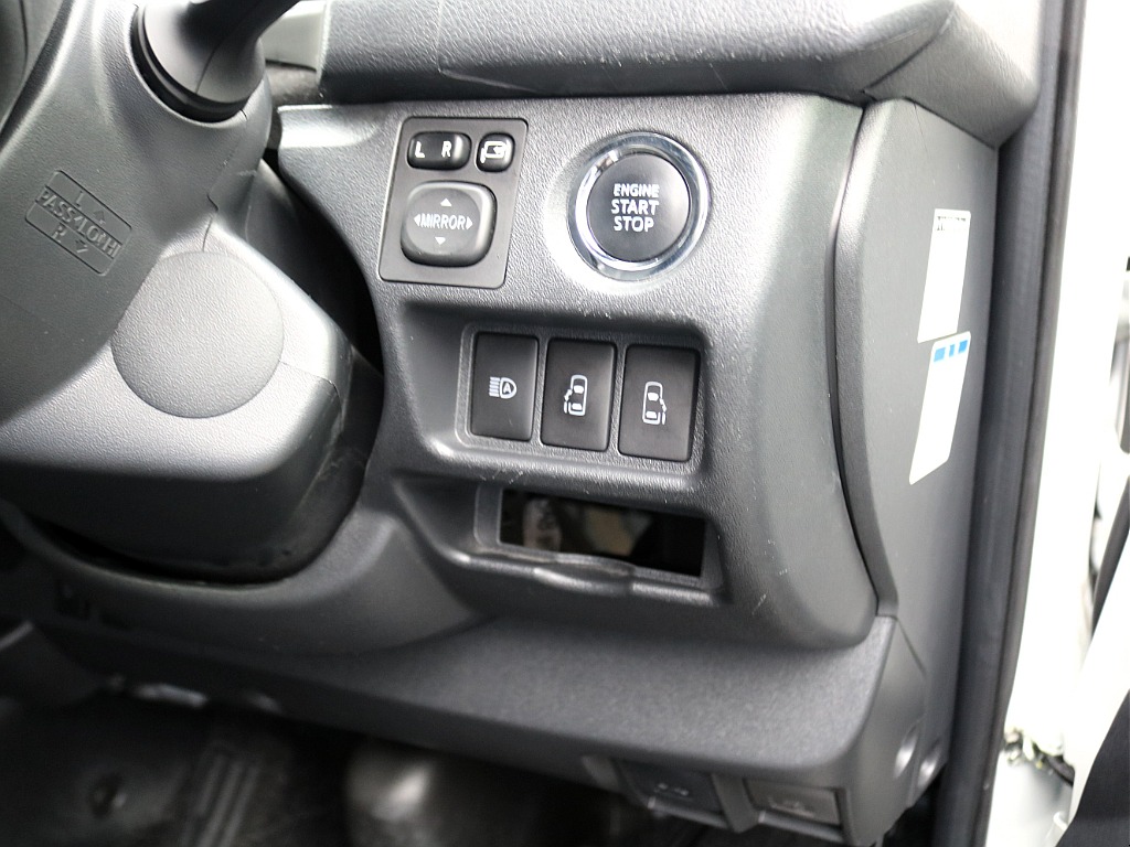 ＦＬＥＸグループは「すべての人に愛車を」をコンセプトに車種別に全国展開中！愛車と一緒に、ライフスタイルを充実させてもらいたいという思いで、ランクル仙台泉店では皆様のご要望になんでもお応えします♪