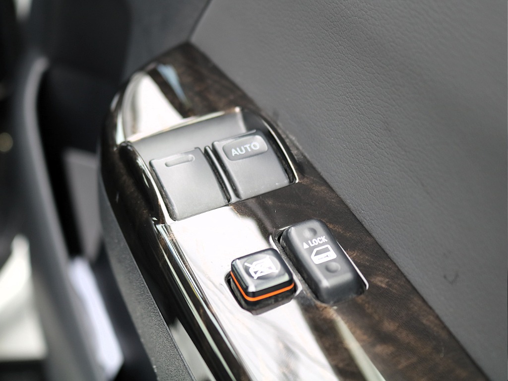 ＦＬＥＸグループは「すべての人に愛車を」をコンセプトに車種別に全国展開中！愛車と一緒に、ライフスタイルを充実させてもらいたいという思いで、ランクル仙台泉店では皆様のご要望になんでもお応えします♪