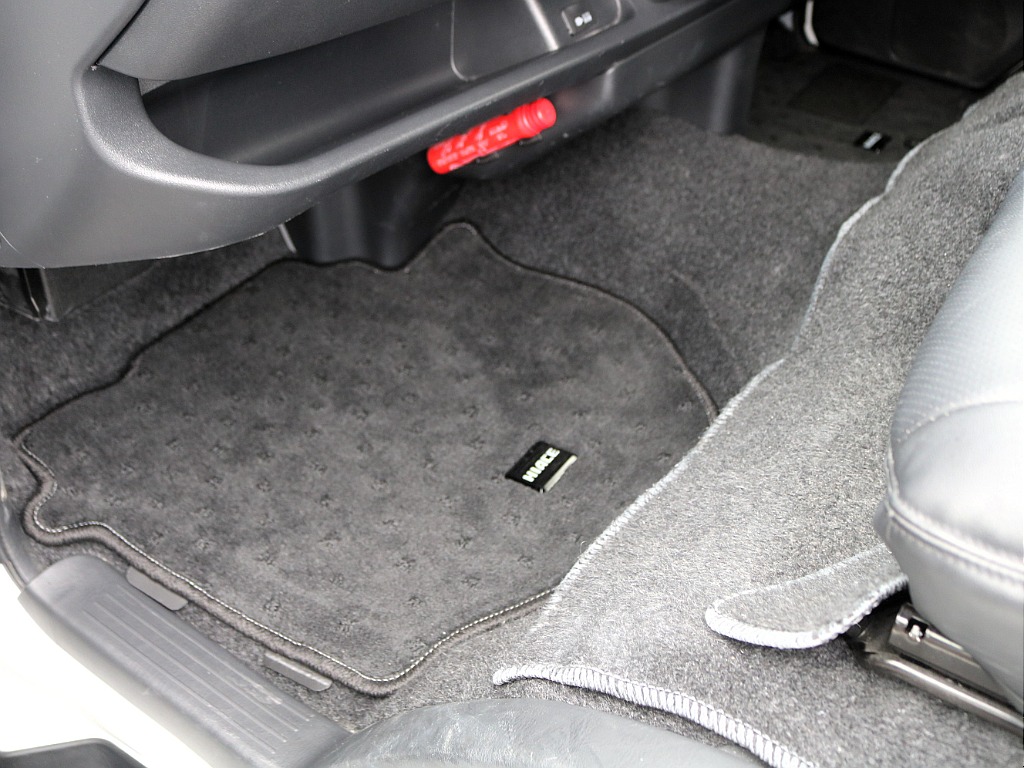 ＦＬＥＸグループは「すべての人に愛車を」をコンセプトに車種別に全国展開中！愛車と一緒に、ライフスタイルを充実させてもらいたいという思いで、ランクル仙台泉店では皆様のご要望になんでもお応えします♪