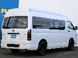 ランドクルーザーやハイエースなどを常時40台以上展示！お客様のニーズにあった最適なお車をご提案させていただきます。ご来店の際はお気軽にお問合わせください！
