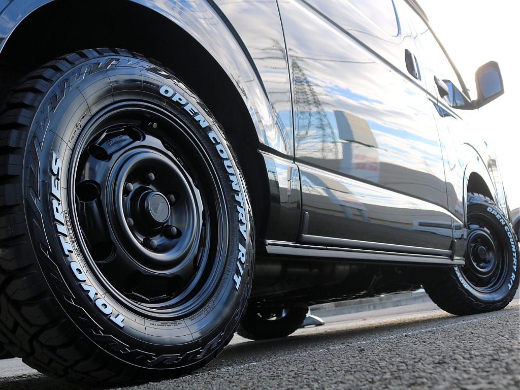 実際にご来店が難しい、遠方にお住まいのお客様もご安心ください！お電話やメールにてお車のご説明、ご覧になりたい箇所の追加画像、お見積書の郵送、と当店スタッフが丁寧に対応させていただきます♪