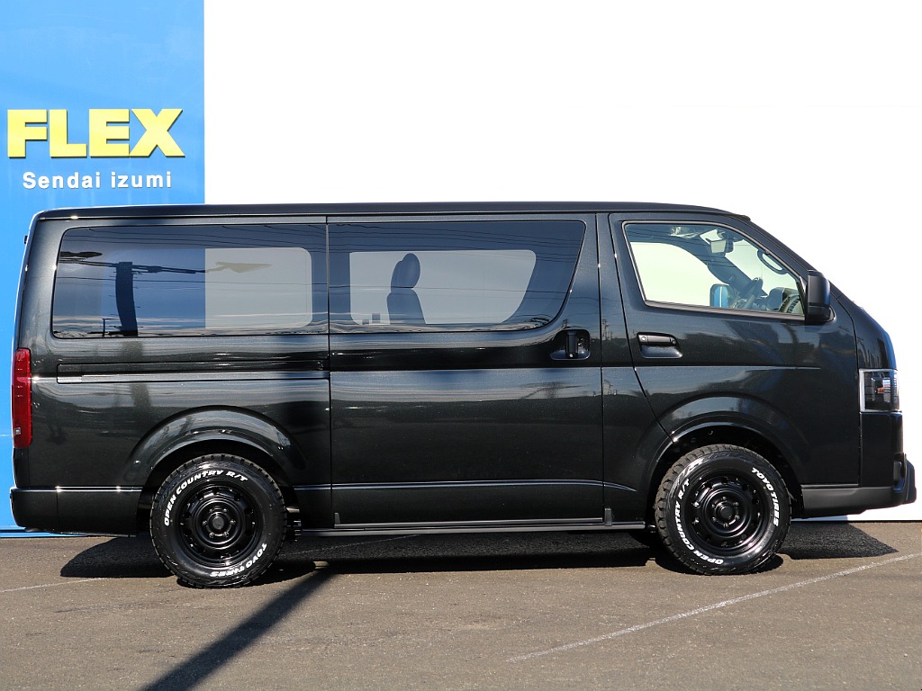 ブラックエディションでカスタマイズしたこちらの車両はどこから見てもカッコよさが溢れています！！