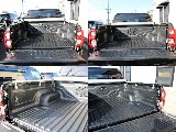 高額な人気アイテムのトヨタ純正のベッドライナーが装着されておりますので荷室部分が傷つく心配は不要です♪