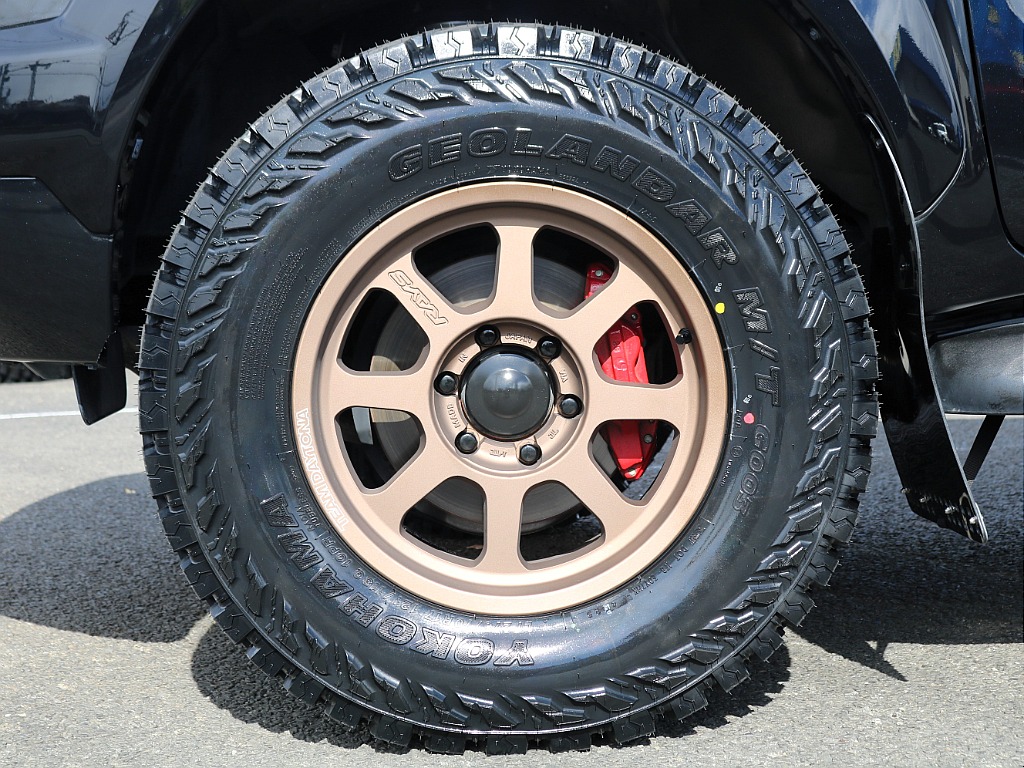 足元にはRAYS17インチAW（D108）にYOKOHAMAジオランダー275MTタイヤをインストール！！