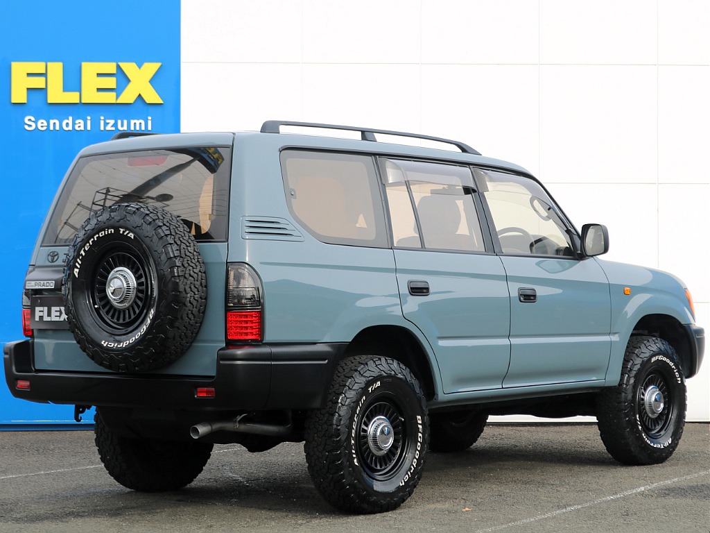 テールランプはスモークテールランプを装着済みですのでカッコよさも演出します♪