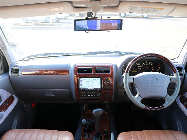 ＦＬＥＸグループは「すべての人に愛車を」をコンセプトに車種別に全国展開中！愛車と一緒に、ライフスタイルを充実させてもらいたいという思いで、ランクル仙台泉店では皆様のご要望になんでもお応えします♪