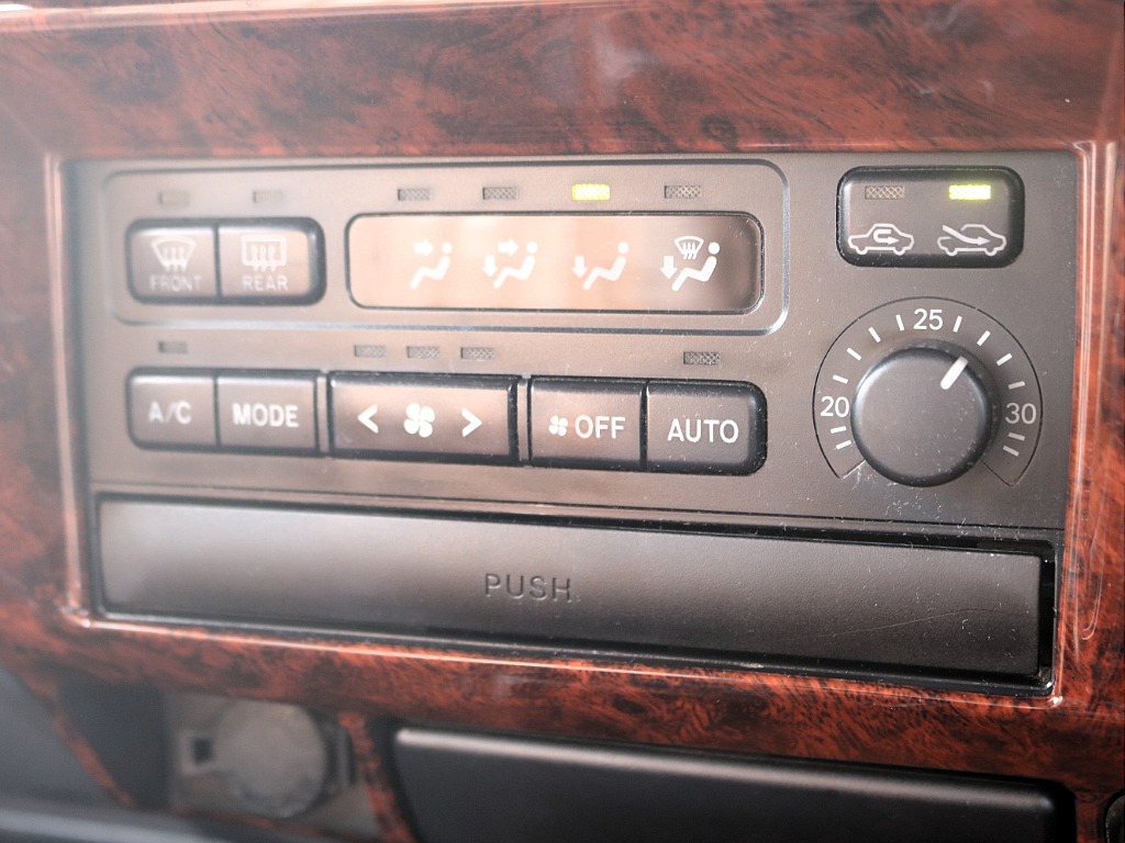 ＦＬＥＸグループは「すべての人に愛車を」をコンセプトに車種別に全国展開中！愛車と一緒に、ライフスタイルを充実させてもらいたいという思いで、ランクル仙台泉店では皆様のご要望になんでもお応えします♪