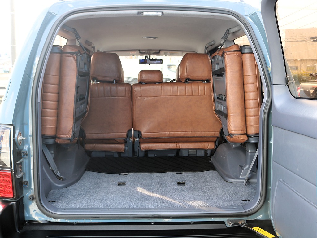 3列目を上げれば荷物もたくさん積めます♪用途によって使い分けれますので幅広く大活躍♪