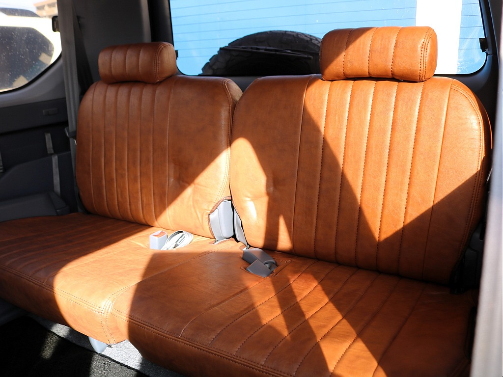 北海道～沖縄まで日本全国、遠方納車大歓迎です！現車確認が難しいお客様もご安心ください！お客様の目線に合わせ、お車のコンディション、装備品を細部までお伝えいたします！もちろん、ご自宅納車ＯＫです！