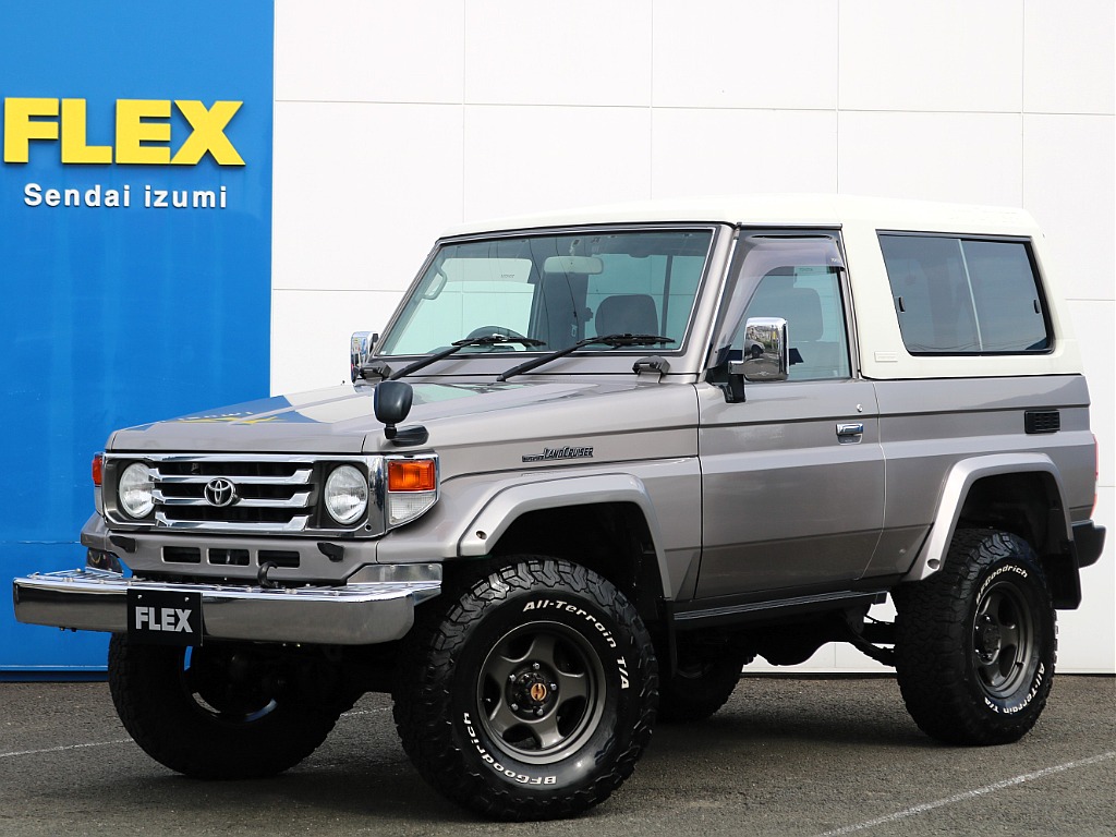お宝車両入庫しました！！平成13年式ランドクルーザー74！走行距離、10万キロの低走行車！！